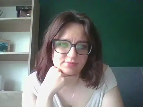 Snapshot of sensual_paris chatting on 05.14.26 sensual paris online show from 05.14.26