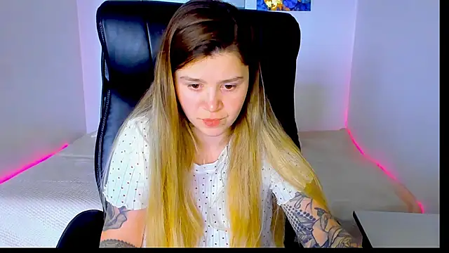 Snapshot of Natali_Secret chatting on 05.16.26 Natali Secret online show from 05.16.26