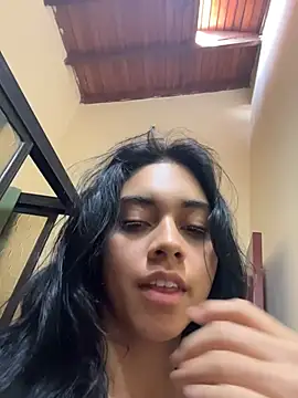 mia moonna online show from 04.30.26
