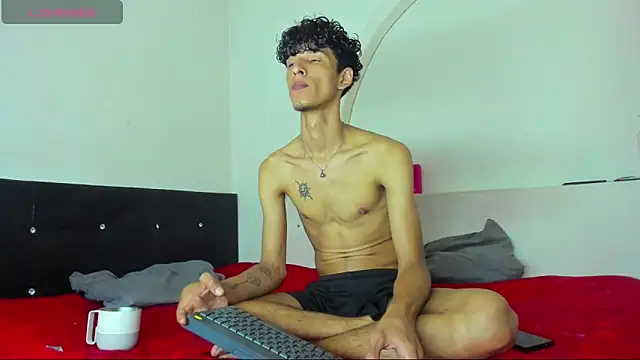 liammendoza98 online show from 04.27.26