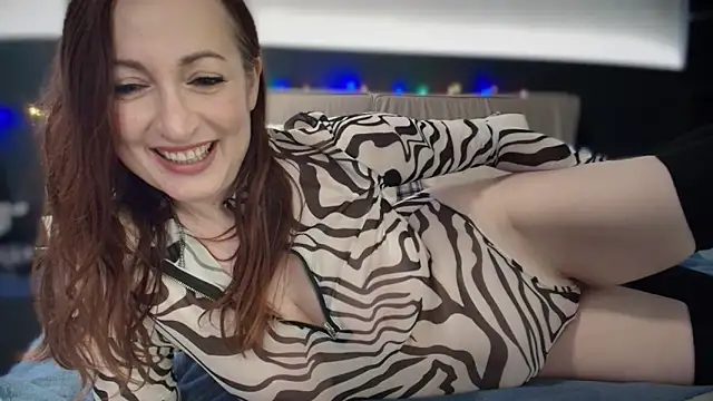 Snapshot of Peachy_ chatting on 02.07.25 Peachy  online show from 02.07.25