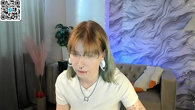 Snapshot of Elira_Vane chatting on 06.15.26 Elira Vane online show from 06.15.26
