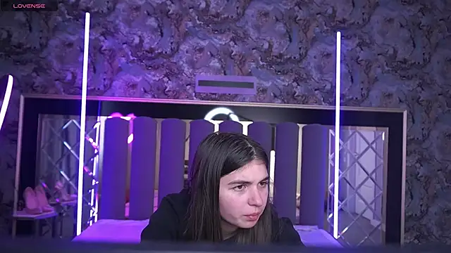 LizaTiffanya  online show from 04.28.26