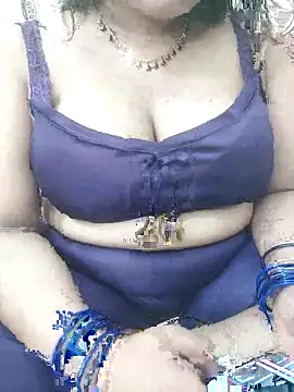 Snapshot of HD_Queen_69 chatting on 06.16.26 HD Queen 69 online show from 06.16.26