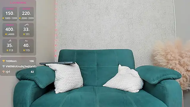 Snapshot of paolarey chatting on 01.14.25 paolarey online show from 01.14.25