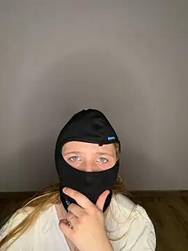 SweetyLucy555 online show from 06.12.26