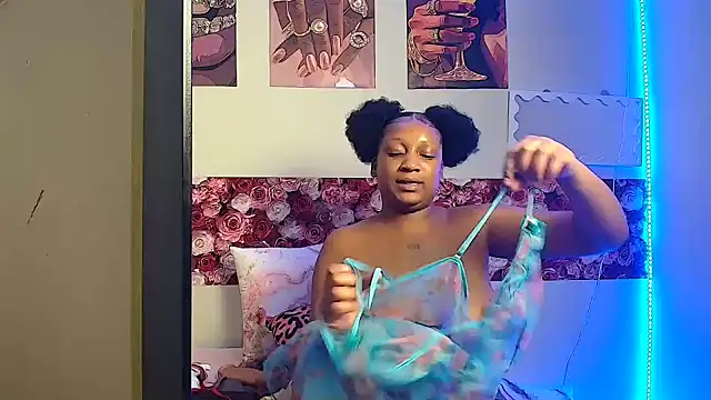 EnchantingLisa online show from 05.22.26