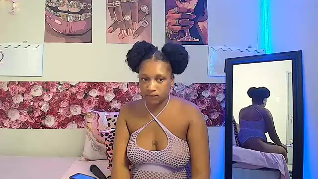 EnchantingLisa online show from 05.26.26