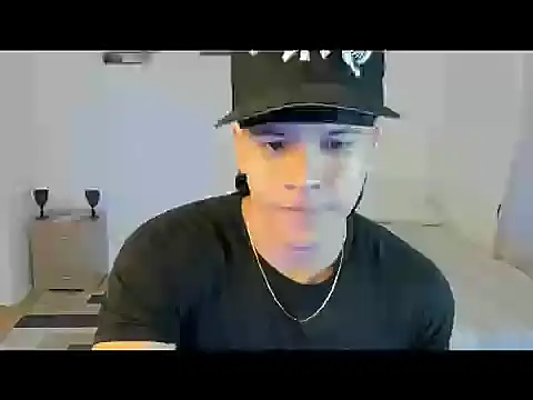 Snapshot of sant_wahlberg chatting on 05.27.26 sant wahlberg online show from 05.27.26