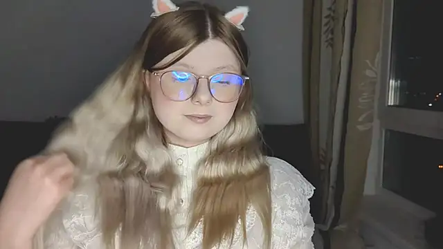 Snapshot of YukiBlush chatting on 05.12.26 YukiBlush online show from 05.12.26