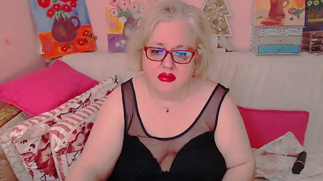 Snapshot of Maturelove_xxx chatting on 05.25.26 Maturelove xxx online show from 05.25.26