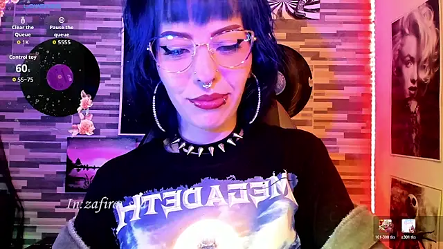 Snapshot of BlueElyxra chatting on 05.17.26 BlueElyxra online show from 05.17.26