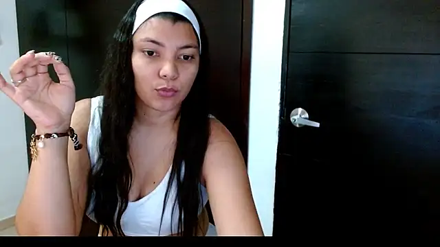Snapshot of KarlaLoving chatting on 06.06.26 KarlaLoving online show from 06.06.26