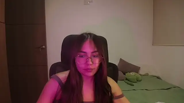 Snapshot of abbyyandmaxx chatting on 06.03.26 abbyyandmaxx online show from 06.03.26