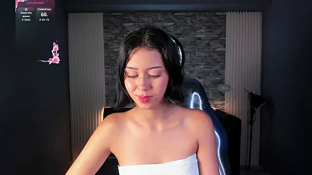 Snapshot of gemma_19_ chatting on 05.27.26 gemma 19 online show from 05.27.26
