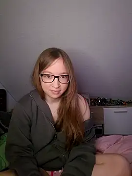Snapshot of Freaky-Doll chatting on 06.14.26 Freaky-Doll online show from 06.14.26