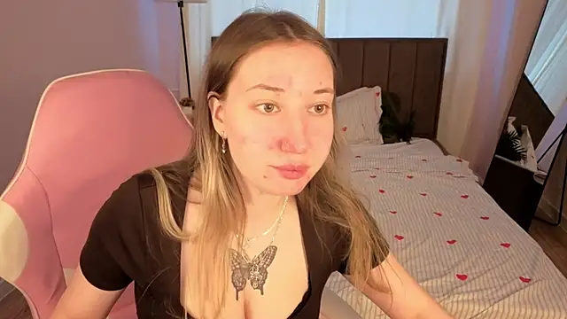 Lilyy Lark online show from 05.13.26
