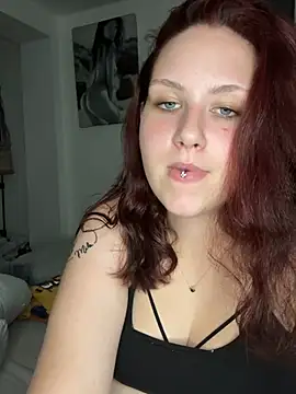 Snapshot of CuteBeaX chatting on 06.24.26 CuteBeaX online show from 06.24.26