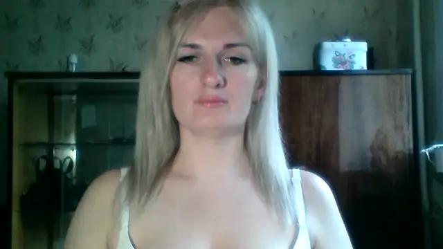 Snapshot of MartaHaze chatting on 05.15.26 MartaHaze online show from 05.15.26