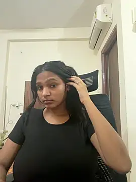 PIHU01990 online show from 04.30.26