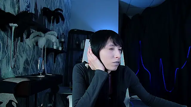 Snapshot of SeraphineSparda chatting on 05.26.26 SeraphineSparda online show from 05.26.26