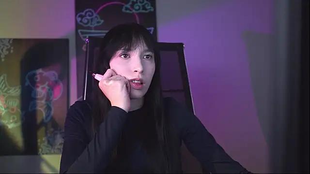 Snapshot of SeraphineSparda chatting on 05.27.26 SeraphineSparda online show from 05.27.26