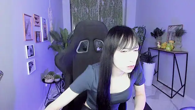 Snapshot of SeraphineSparda chatting on 05.28.26 SeraphineSparda online show from 05.28.26