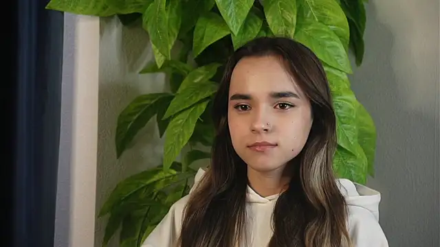 BethanyHitzler online show from 05.04.26