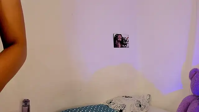 Snapshot of Violetta_cam_ chatting on 06.05.26 Violetta cam online show from 06.05.26
