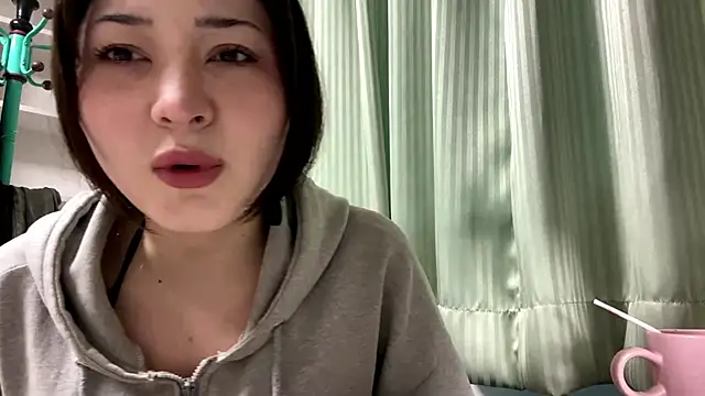 Snapshot of Sonata_Asky chatting on 05.16.26 Sonata Asky online show from 05.16.26