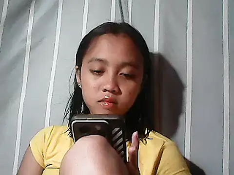 Snapshot of Yours_AsianPinayGirl18 chatting on 06.05.26 Yours AsianPinayGirl18 online show from 06.05.26