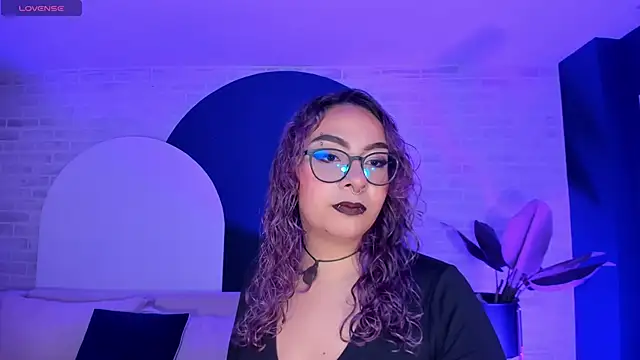Snapshot of LoiseHarper chatting on 05.05.26 LoiseHarper online show from 05.05.26