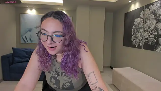 Snapshot of LoiseHarper chatting on 05.09.26 LoiseHarper online show from 05.09.26