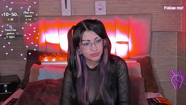 mia smoke  online show from 07.07.26