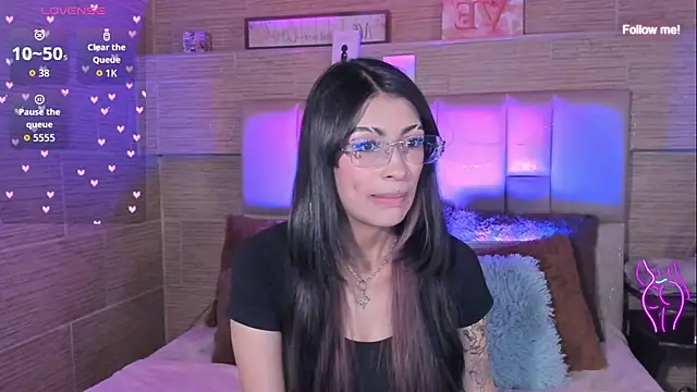 mia smoke  online show from 07.18.26