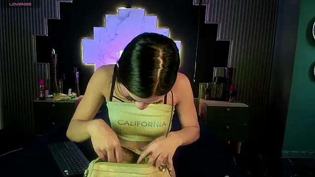Juliette Doll  online show from 06.12.26