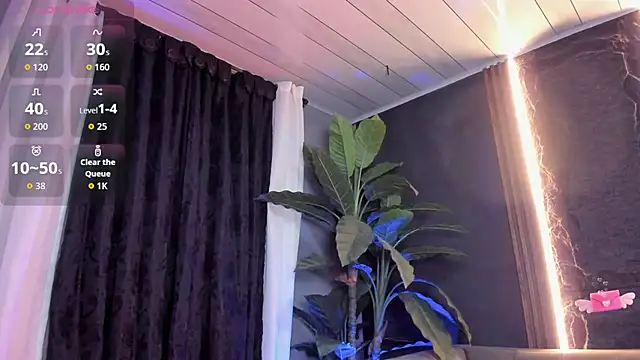 Snapshot of Aili_queen chatting on 06.26.26 Aili queen online show from 06.26.26