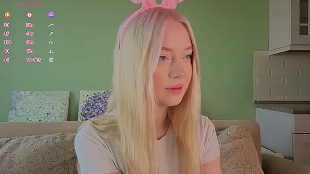 Snapshot of Chanelbayerr chatting on 05.14.26 Chanelbayerr online show from 05.14.26