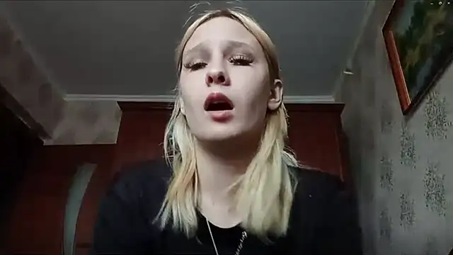 Snapshot of SharriLeisey chatting on 05.29.26 SharriLeisey online show from 05.29.26