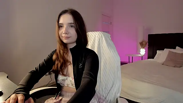 Snapshot of Elvienne chatting on 06.10.26 Elvienne online show from 06.10.26