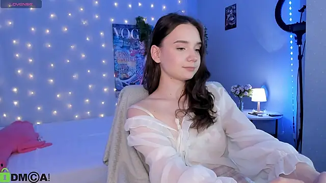 Snapshot of Elvienne chatting on 06.12.26 Elvienne online show from 06.12.26