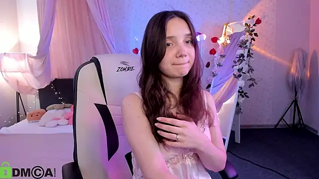 Snapshot of Elvienne chatting on 07.12.26 Elvienne online show from 07.12.26