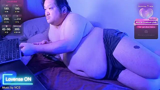 Snapshot of ChubbyBEAR039 chatting on 07.14.26 ChubbyBEAR039 online show from 07.14.26