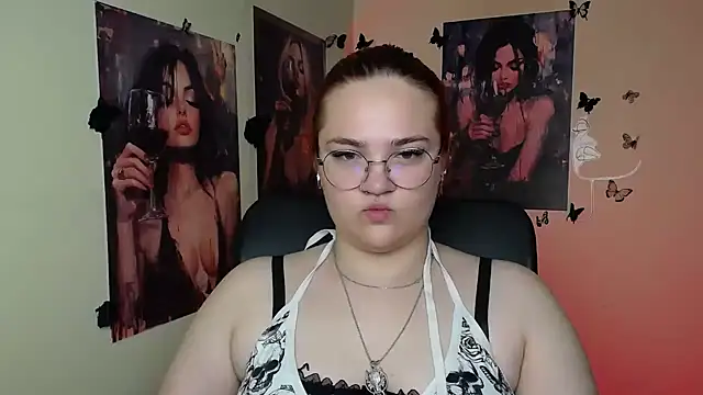 Snapshot of RinaRiii chatting on 07.18.26 RinaRiii online show from 07.18.26