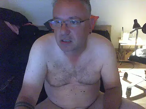 Snapshot of GeorgeCarlo chatting on 06.04.26 GeorgeCarlo online show from 06.04.26
