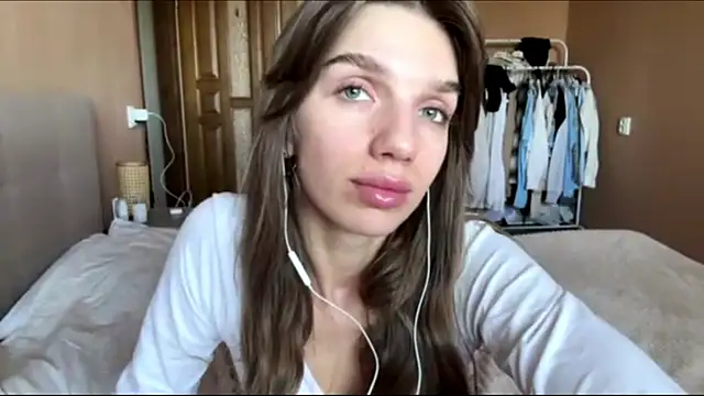 Snapshot of TrishIsaac chatting on 05.28.26 TrishIsaac online show from 05.28.26