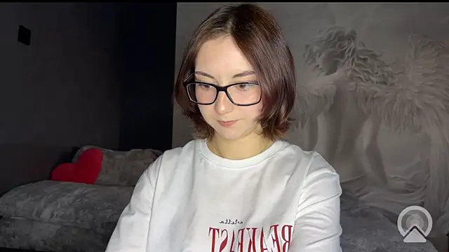 Snapshot of Amalia_Lambert_13 chatting on 05.28.26 Amalia Lambert 13 online show from 05.28.26