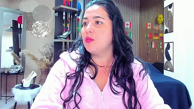 Snapshot of BBWLuxuryMuse chatting on 06.29.26 BBWLuxuryMuse online show from 06.29.26