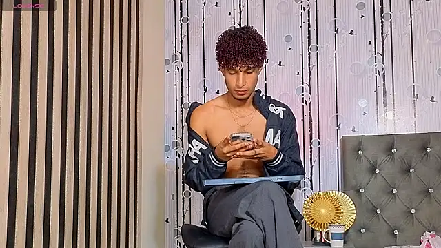 Snapshot of Alex_Bloom chatting on 06.16.26 Alex Bloom online show from 06.16.26