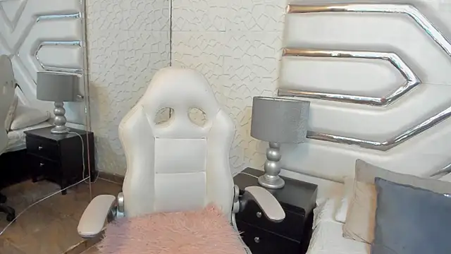 Snapshot of KattyLilli chatting on 06.24.26 KattyLilli online show from 06.24.26